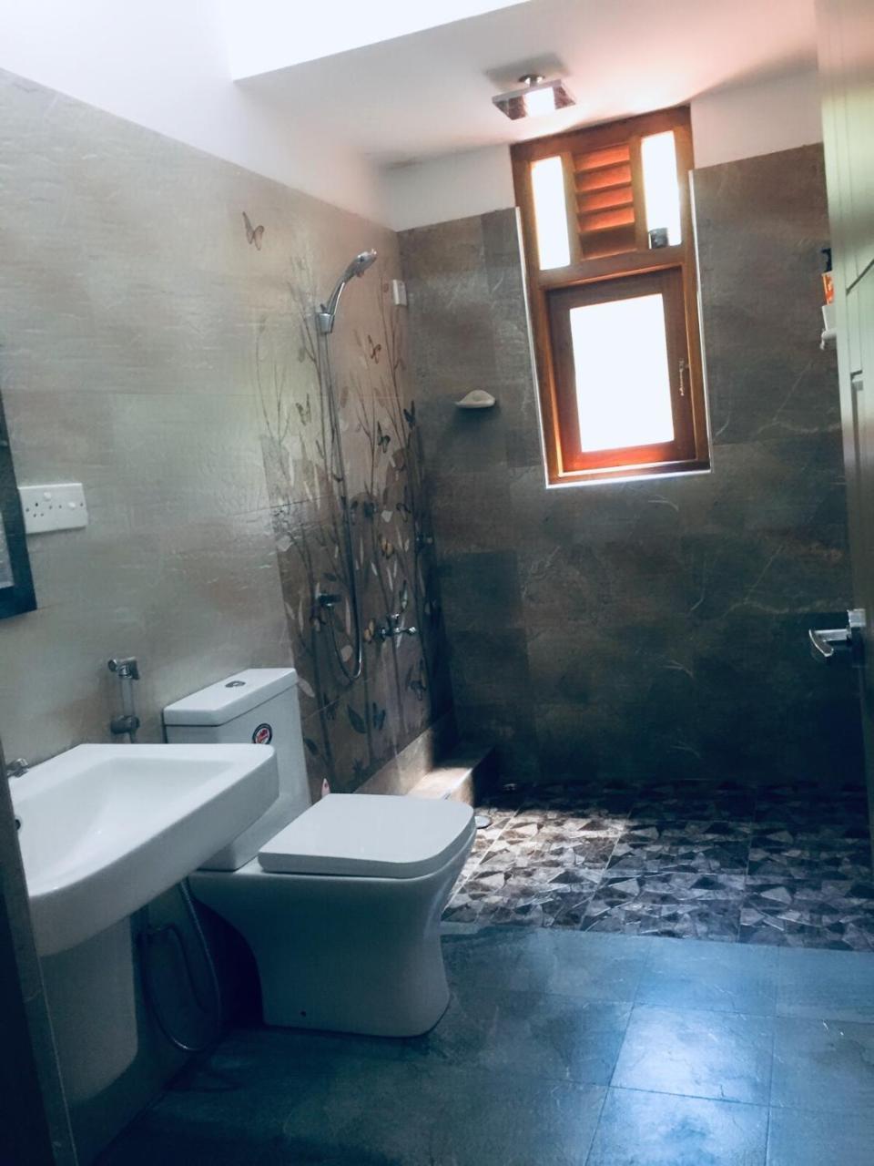 Casa Blanca Hotell Ahangama Exteriör bild