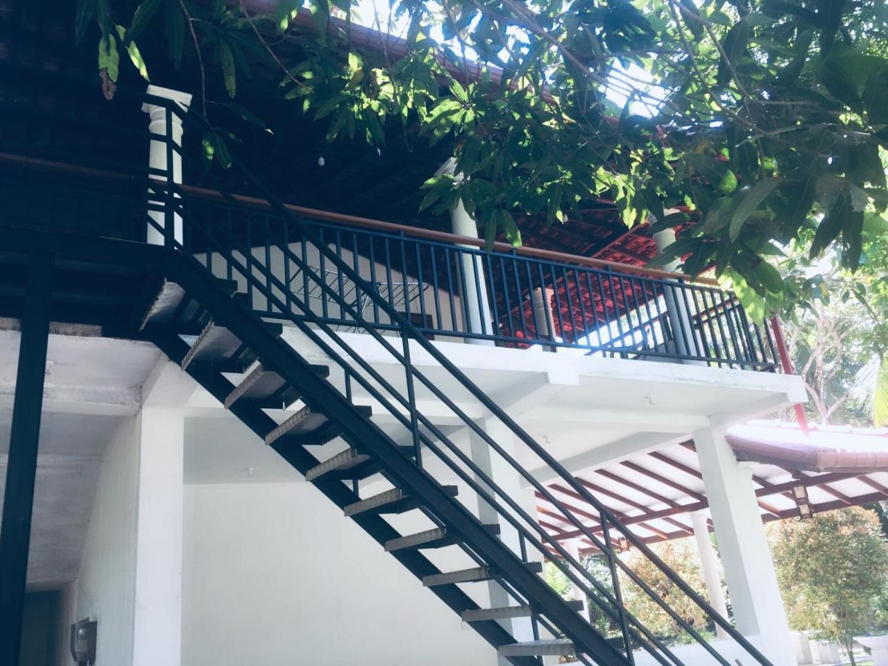Casa Blanca Hotell Ahangama Exteriör bild