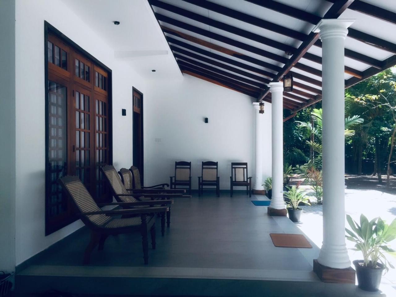 Casa Blanca Hotell Ahangama Exteriör bild