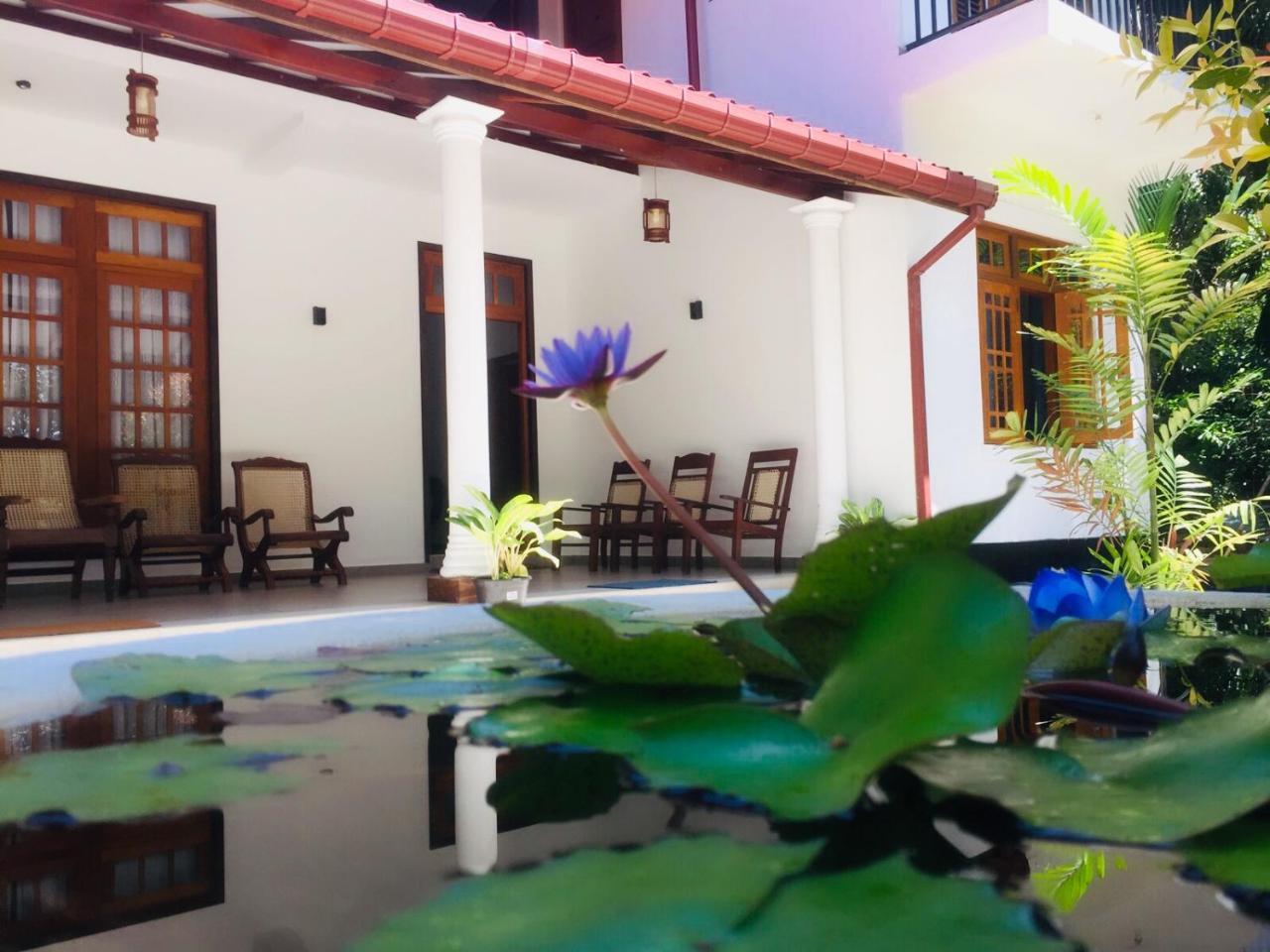 Casa Blanca Hotell Ahangama Exteriör bild
