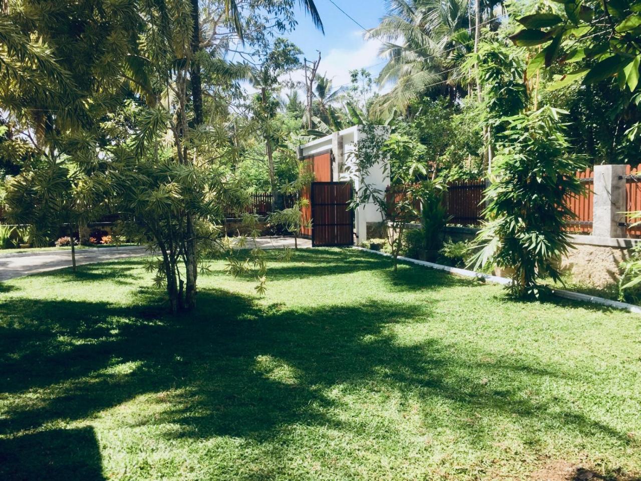 Casa Blanca Hotell Ahangama Exteriör bild