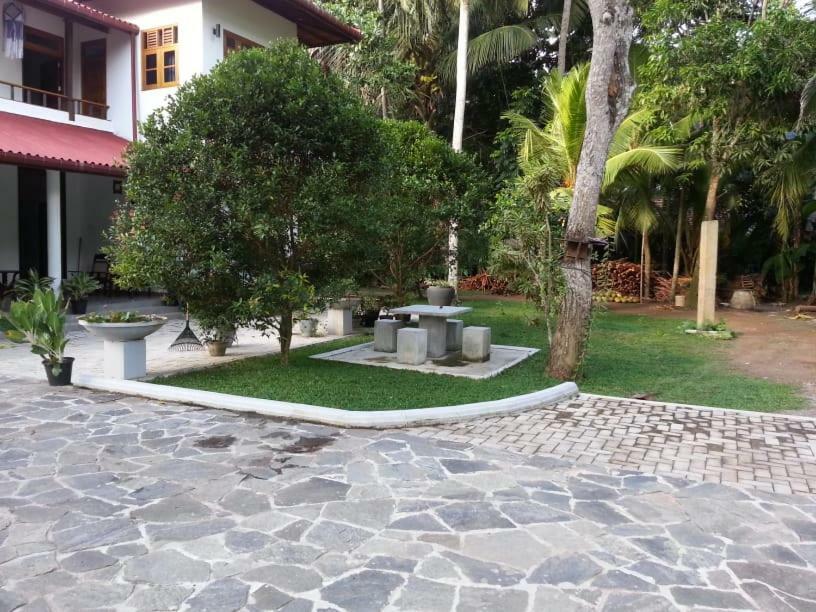 Casa Blanca Hotell Ahangama Exteriör bild